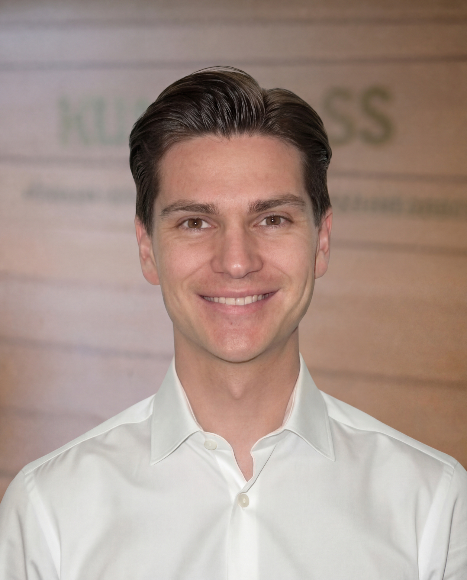 Oscar Angell, Deskely CEO